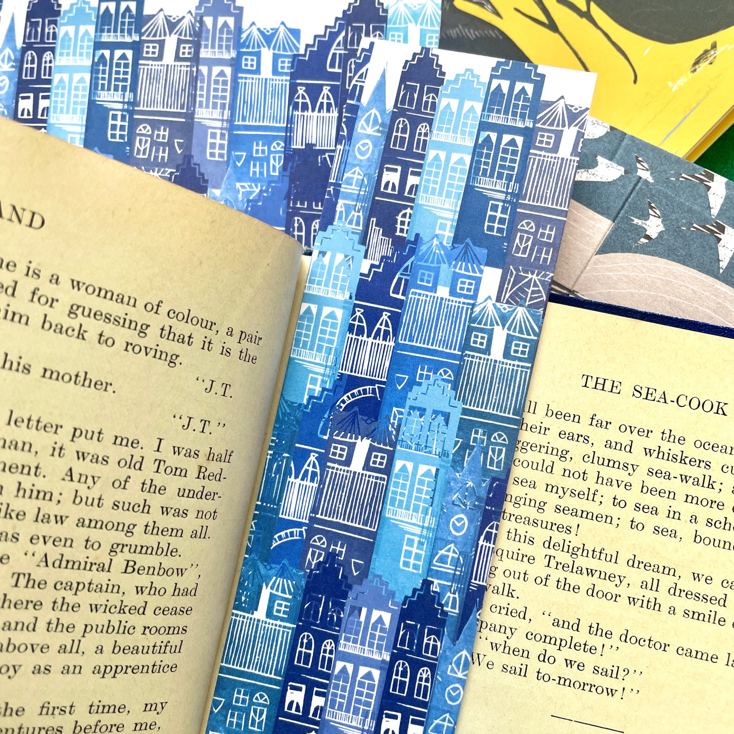 Edinburgh High Street Card with Bookmark Back