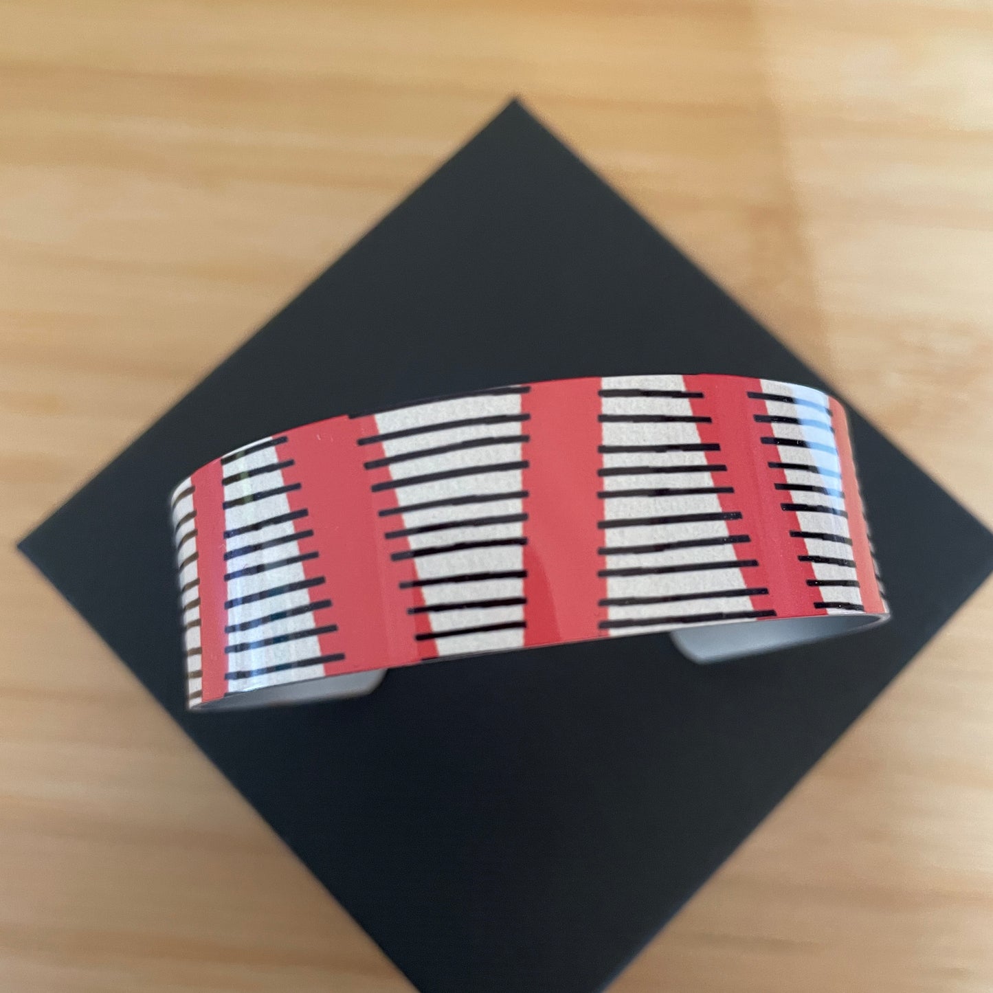 Linear Narrow Cuff (Poppy Red) - NEW