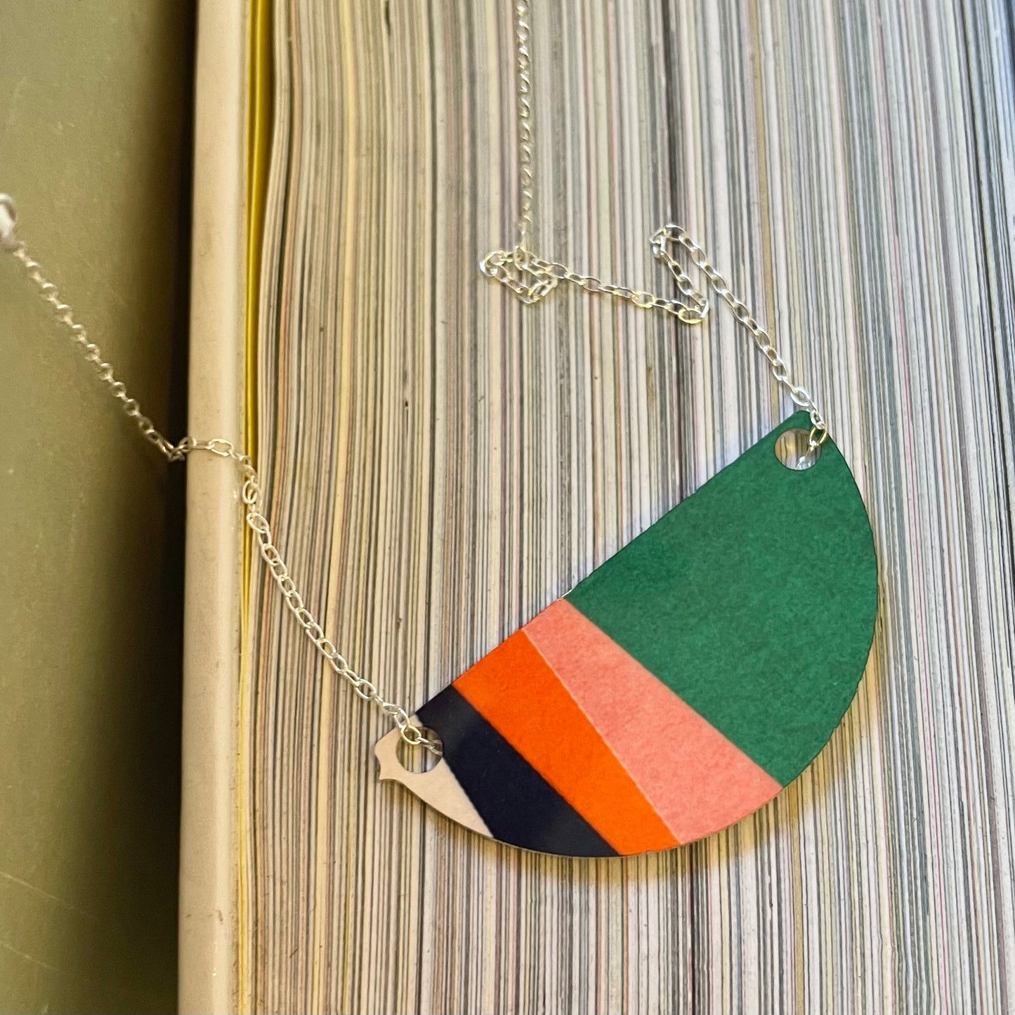Small Strata Arc Necklace (Green)