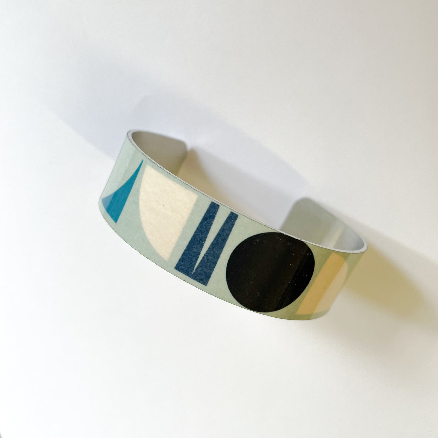 Shape Cuff Bracelet (Sea Foam)