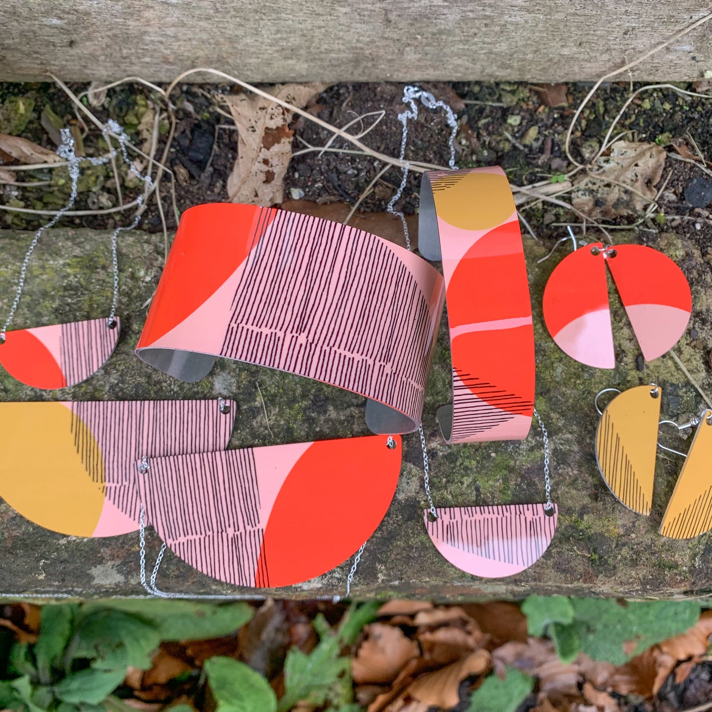 Tulip Large Arc Necklace