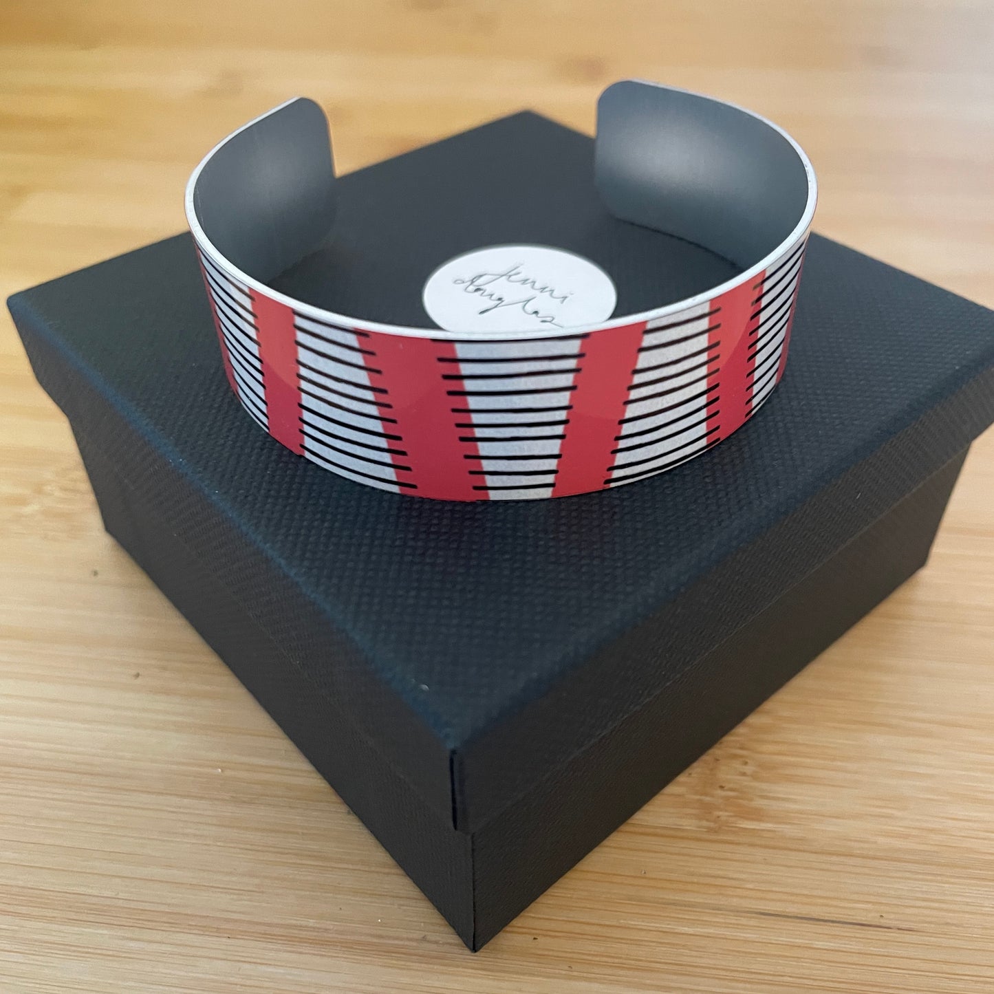 Linear Narrow Cuff (Poppy Red) - NEW