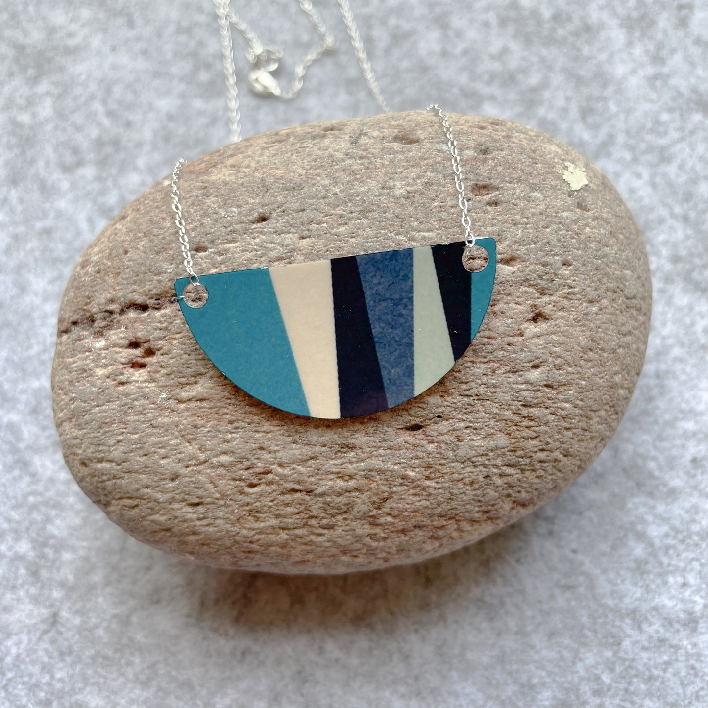 Small Strata Arc Necklace (Teal)