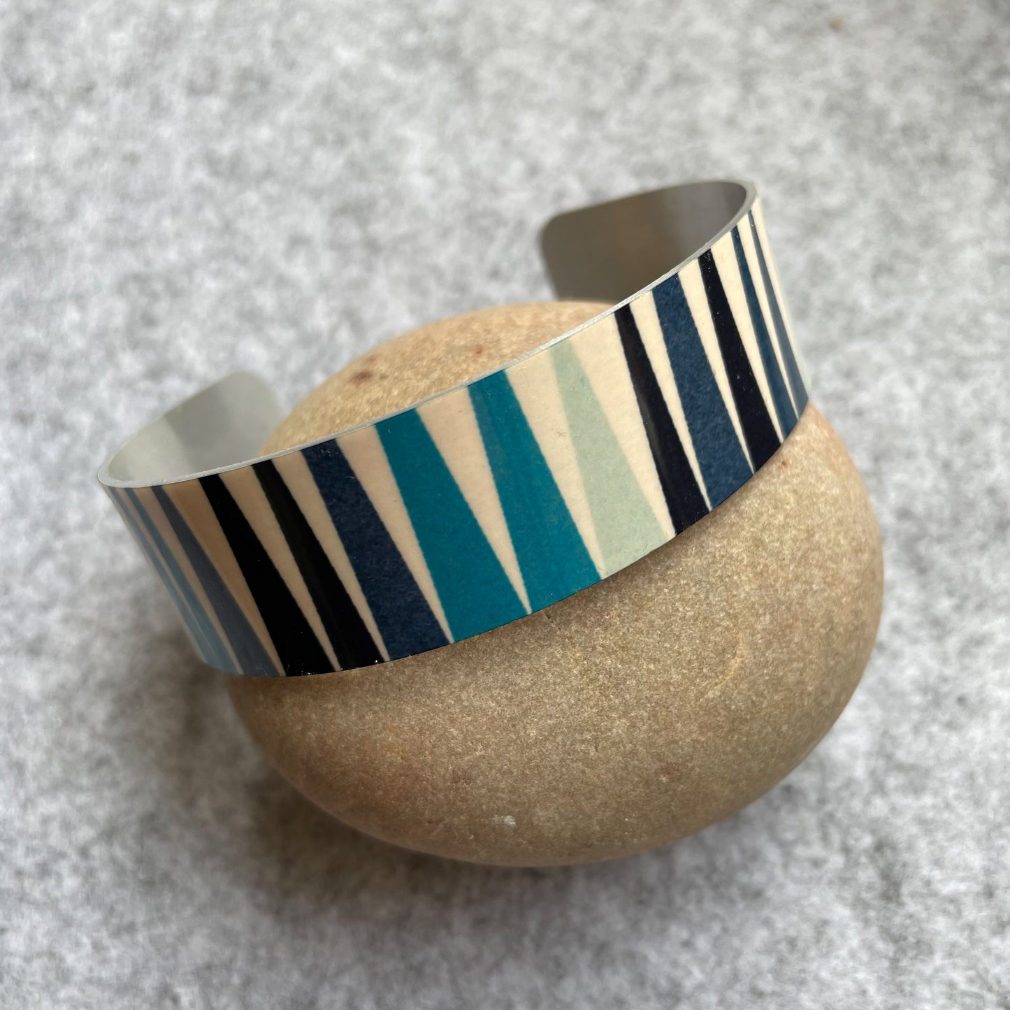 Strata Cuff Bracelet (Cream)